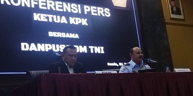 Didampingi Ketua KPK, Komandan Puspom TNI Umumkan Penahanan Kepala Basarnas